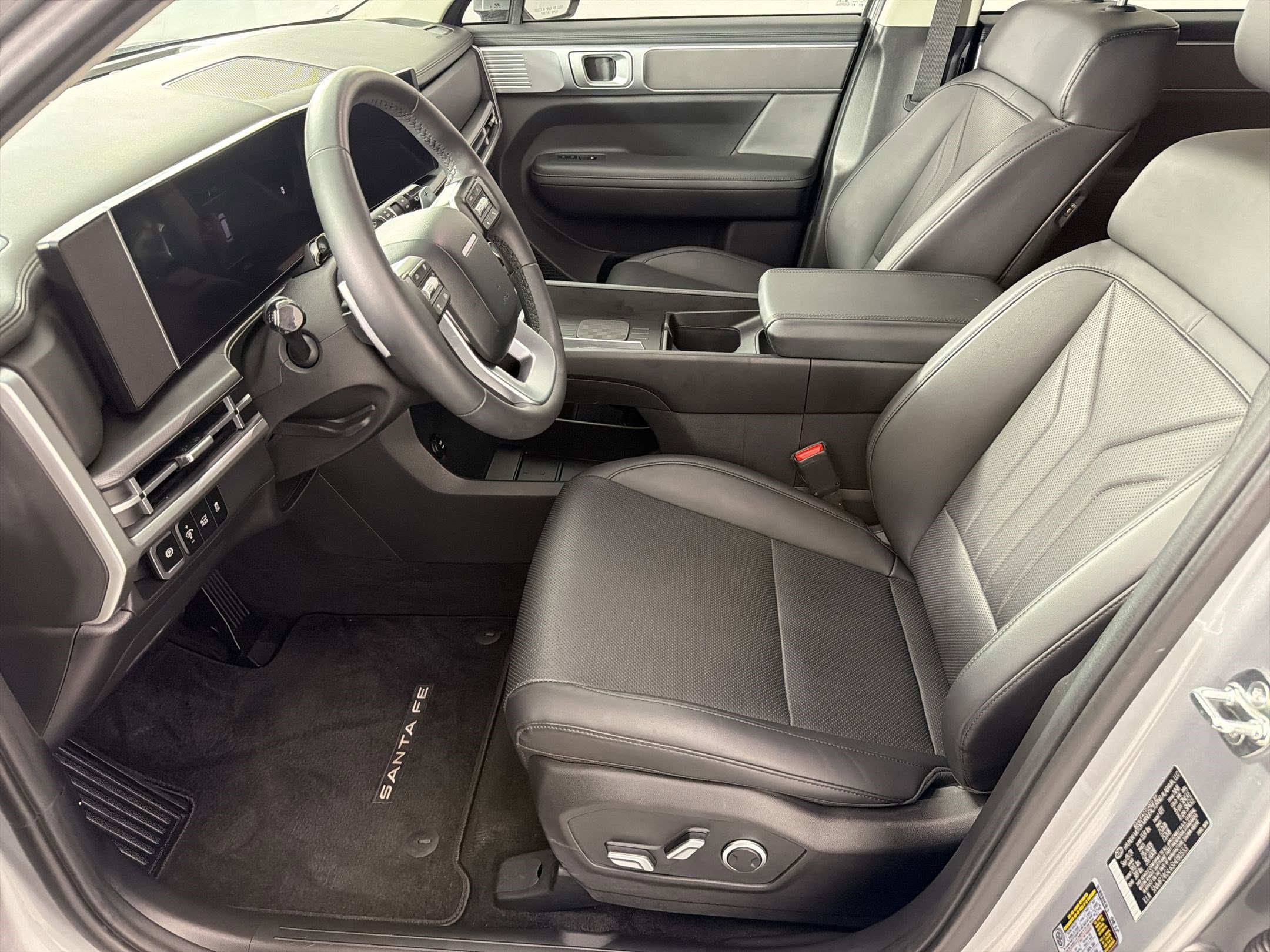 Used 2025 Hyundai Santa Fe SEL image 5