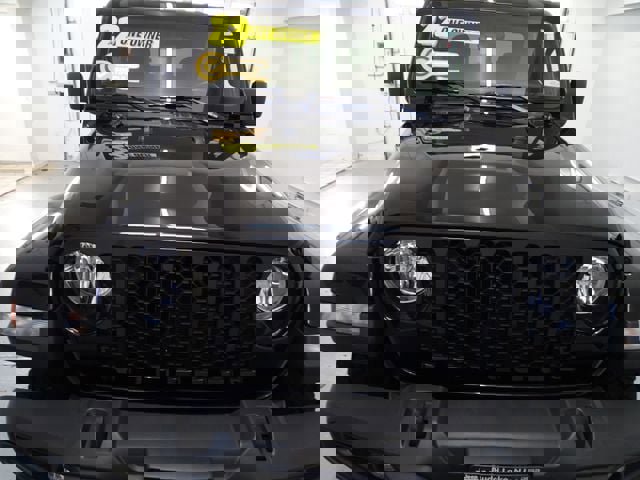 Certified 2022 Jeep Gladiator Willys AWD/4WD image 22