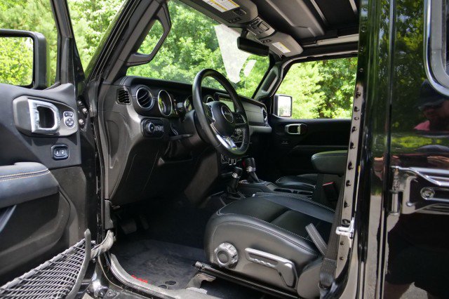Used 2022 Jeep Wrangler Unlimited Sahara w/ Cold Weather Group AWD/4WD image 26