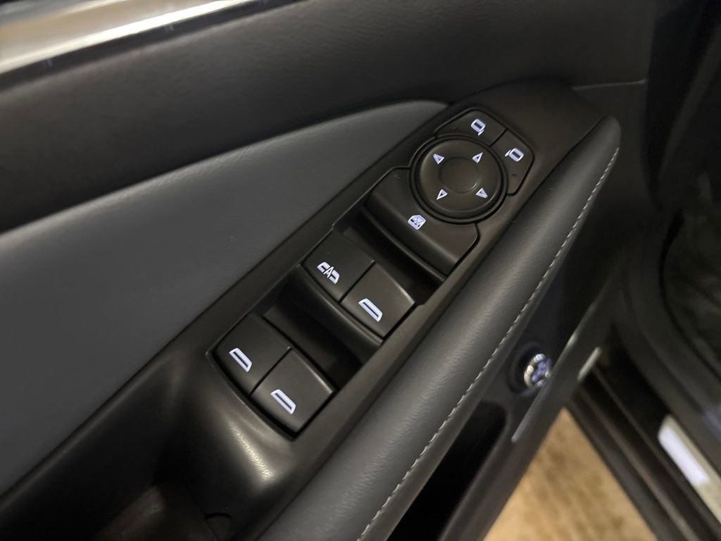 Used 2021 Buick Enclave Essence w/ Sound and Sites Package image 16