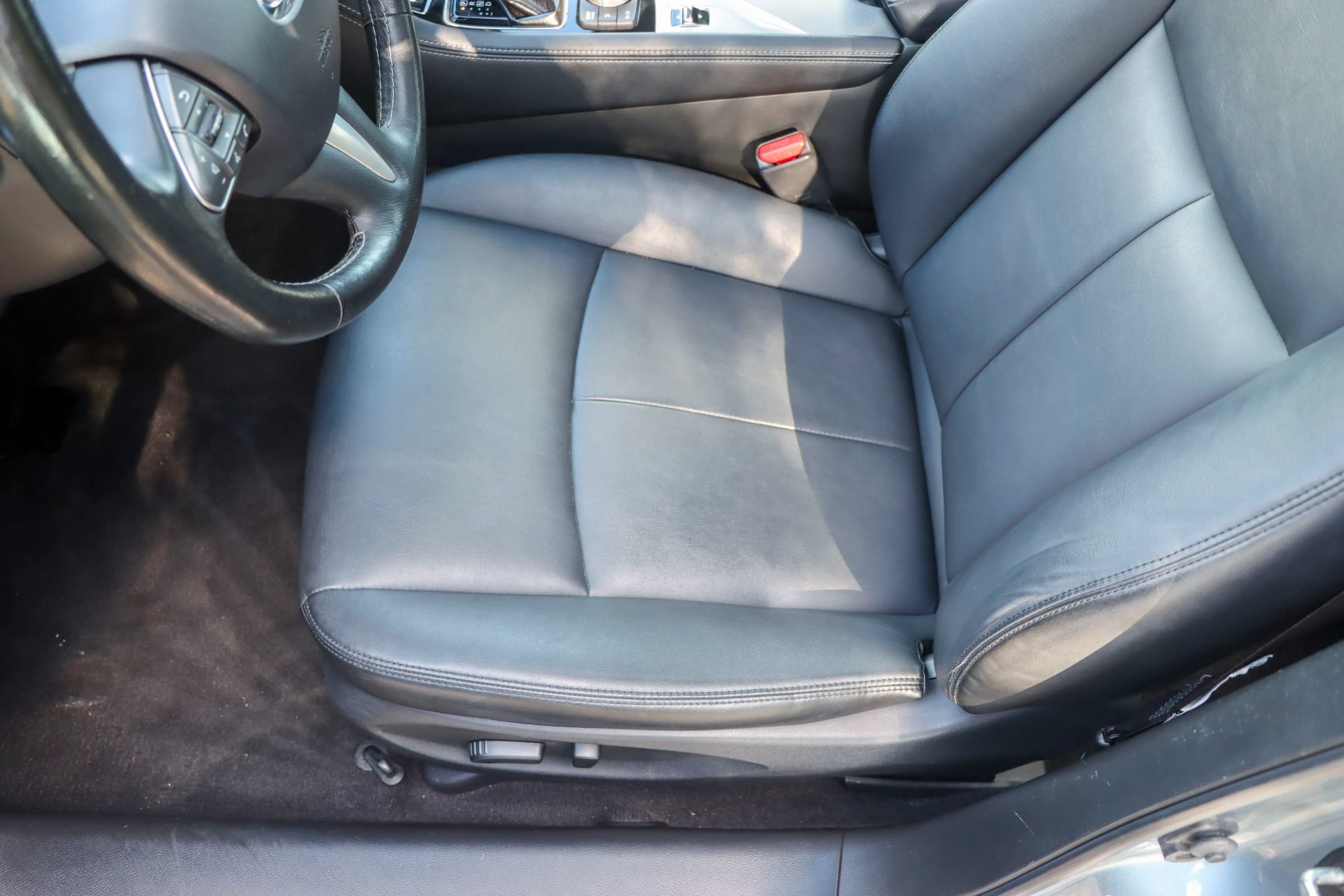 Used 2015 INFINITI Q50 Premium w/ Navigation Package AWD/4WD image 16