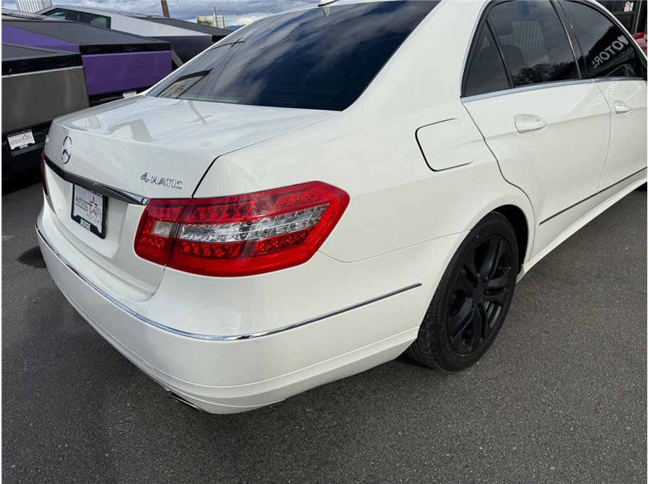 Used 2010 Mercedes-Benz E 350 4MATIC Sedan image 42