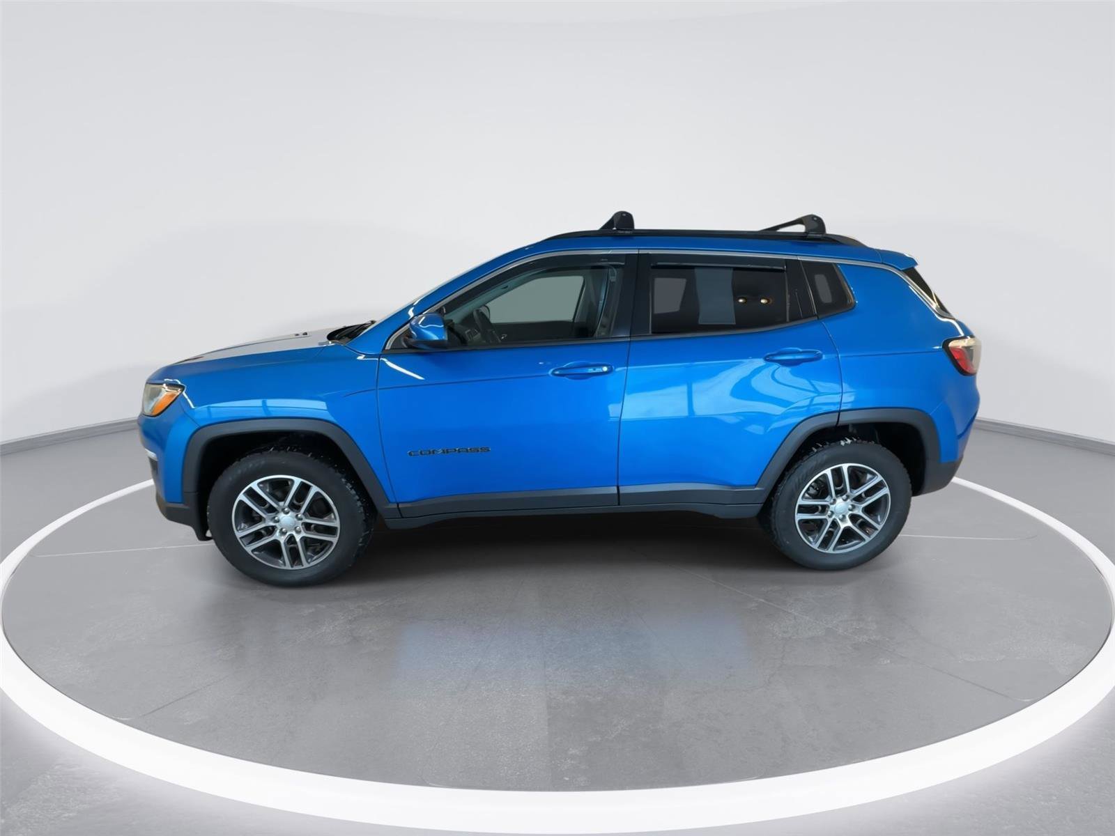 Used 2018 Jeep Compass Latitude w/ Popular Equipment Group image 5
