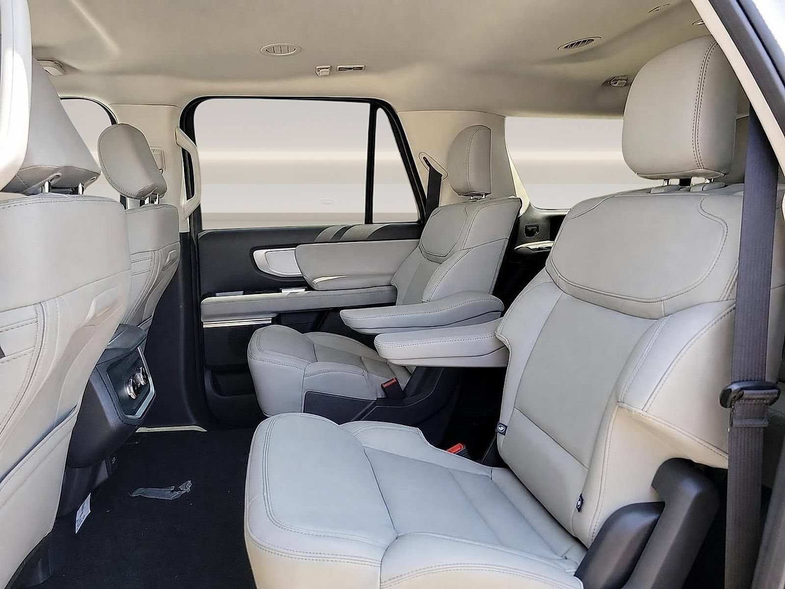 New 2027 Ford Expedition Max Active RWD image 11