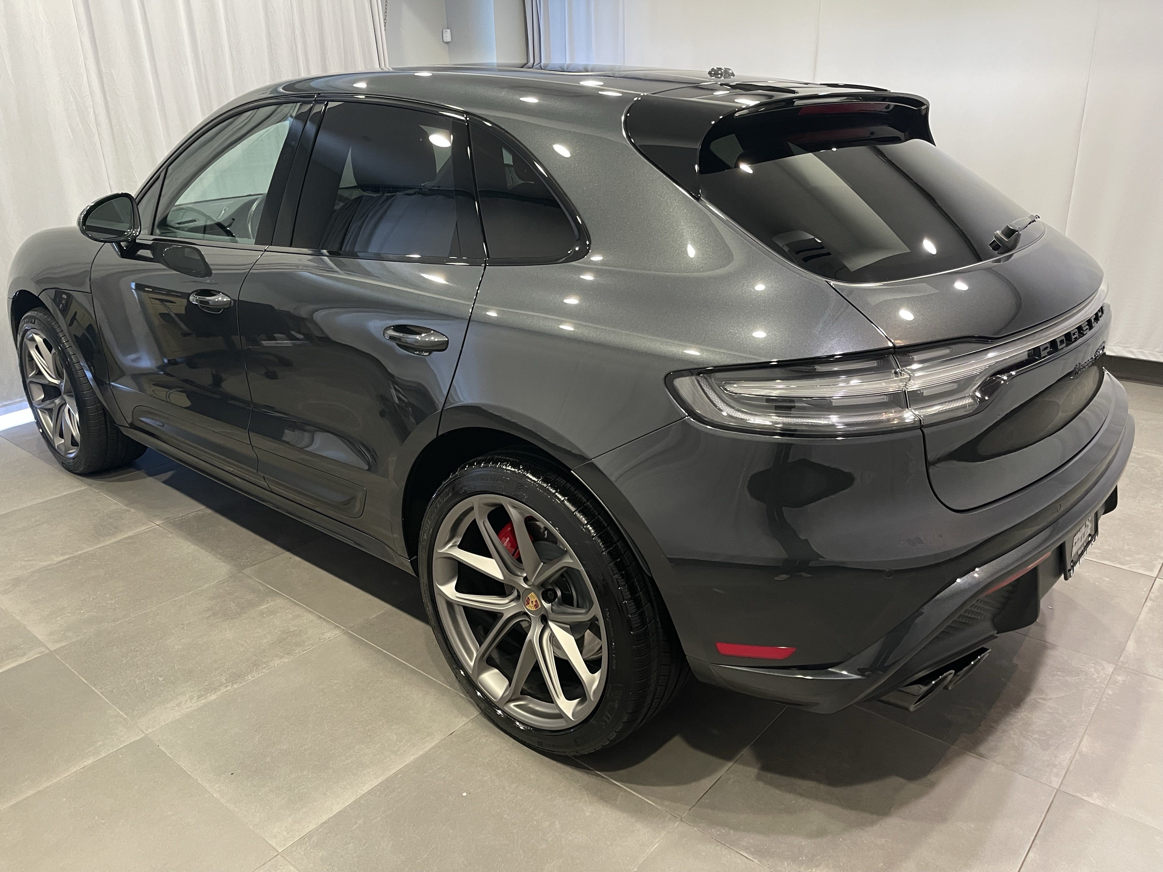 Used 2022 Porsche Macan GTS AWD/4WD image 4
