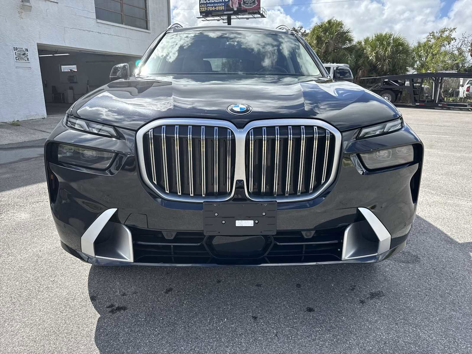 Used 2023 BMW X7 xDrive40i w/ Executive Package image 9