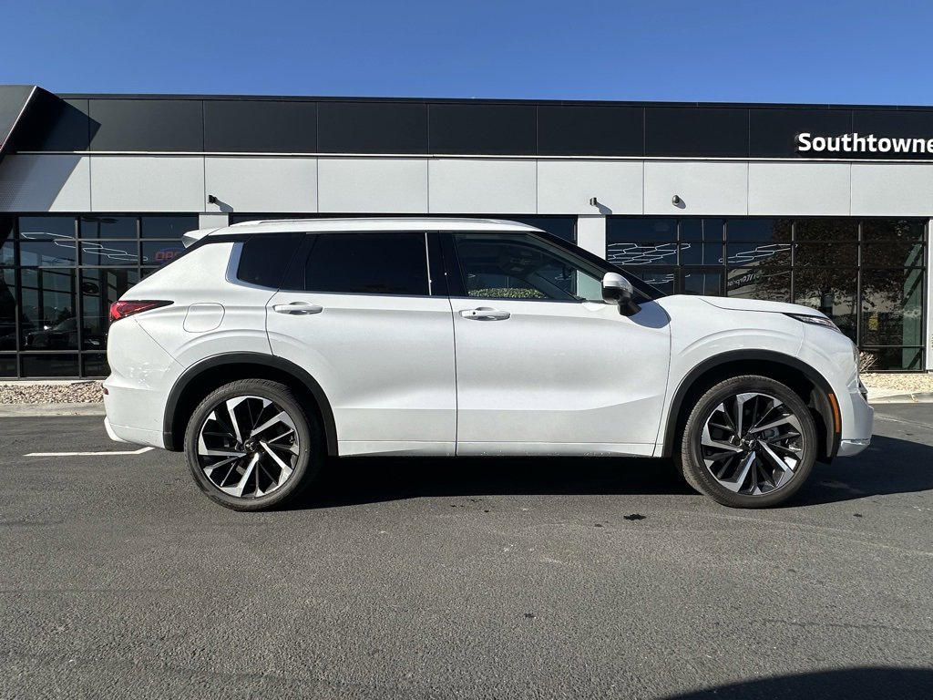 Used 2024 Mitsubishi Outlander SEL image 8