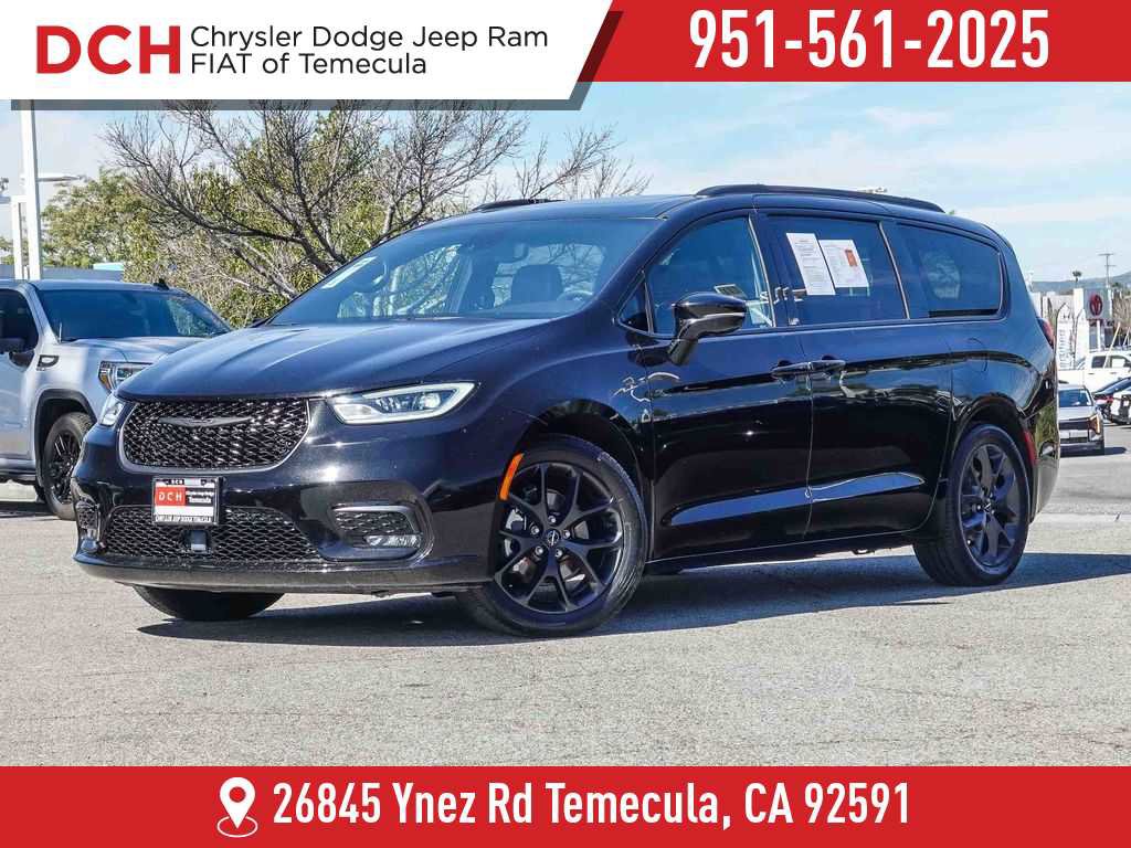 Used 2025 Chrysler Pacifica Limited FWD image 1
