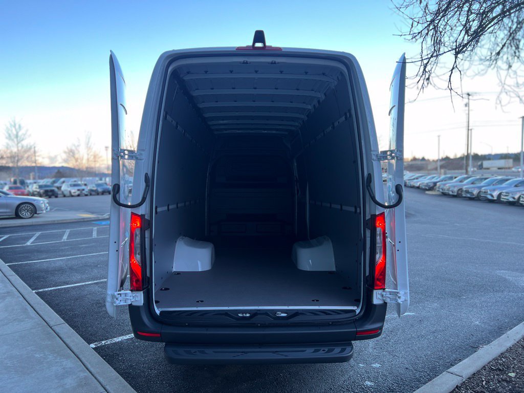 Used 2024 Mercedes-Benz Sprinter 3500 image 14