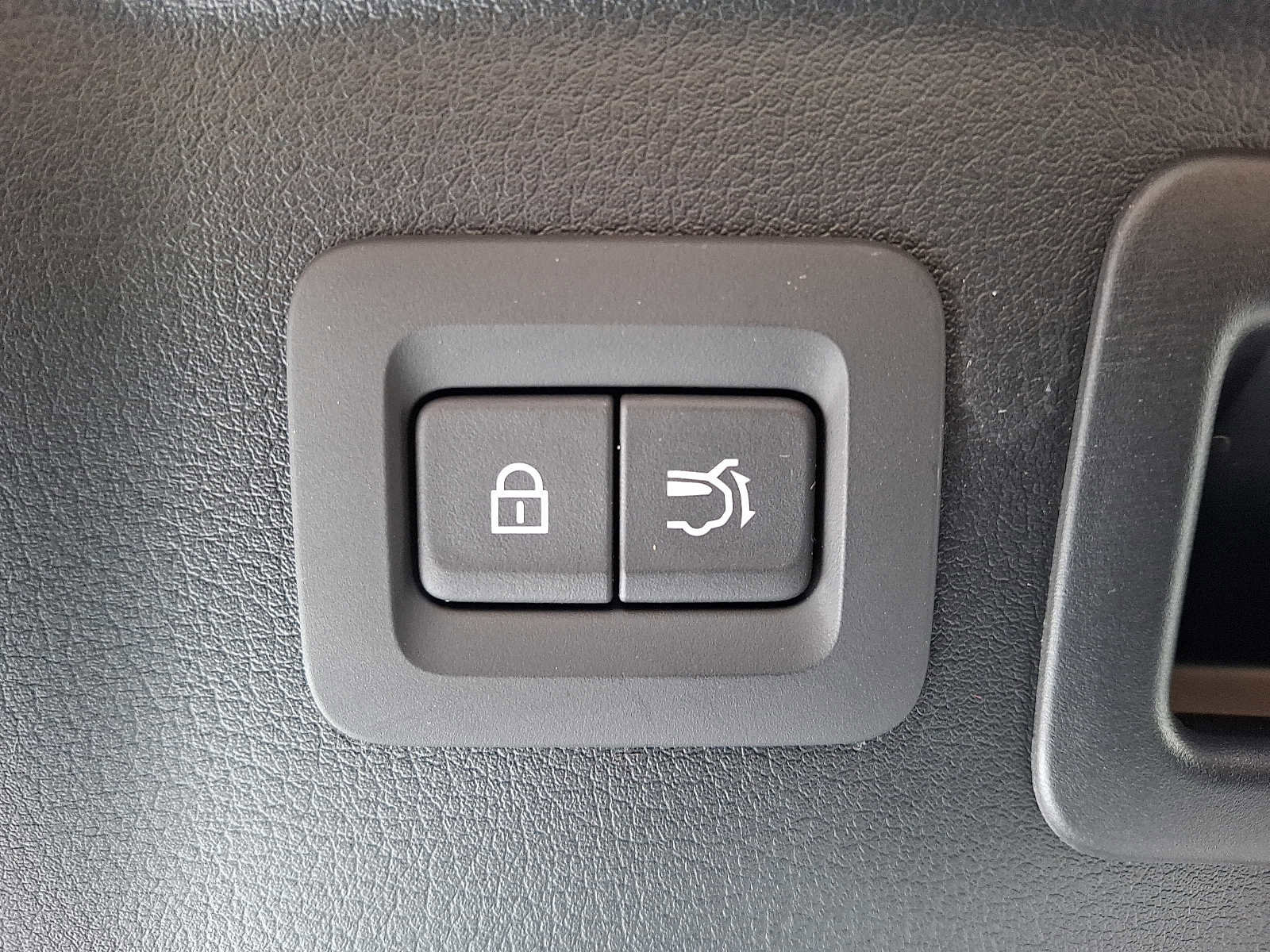 Certified 2025 MAZDA CX-90 3.3 Turbo w/ Premium Sport Pkg image 29