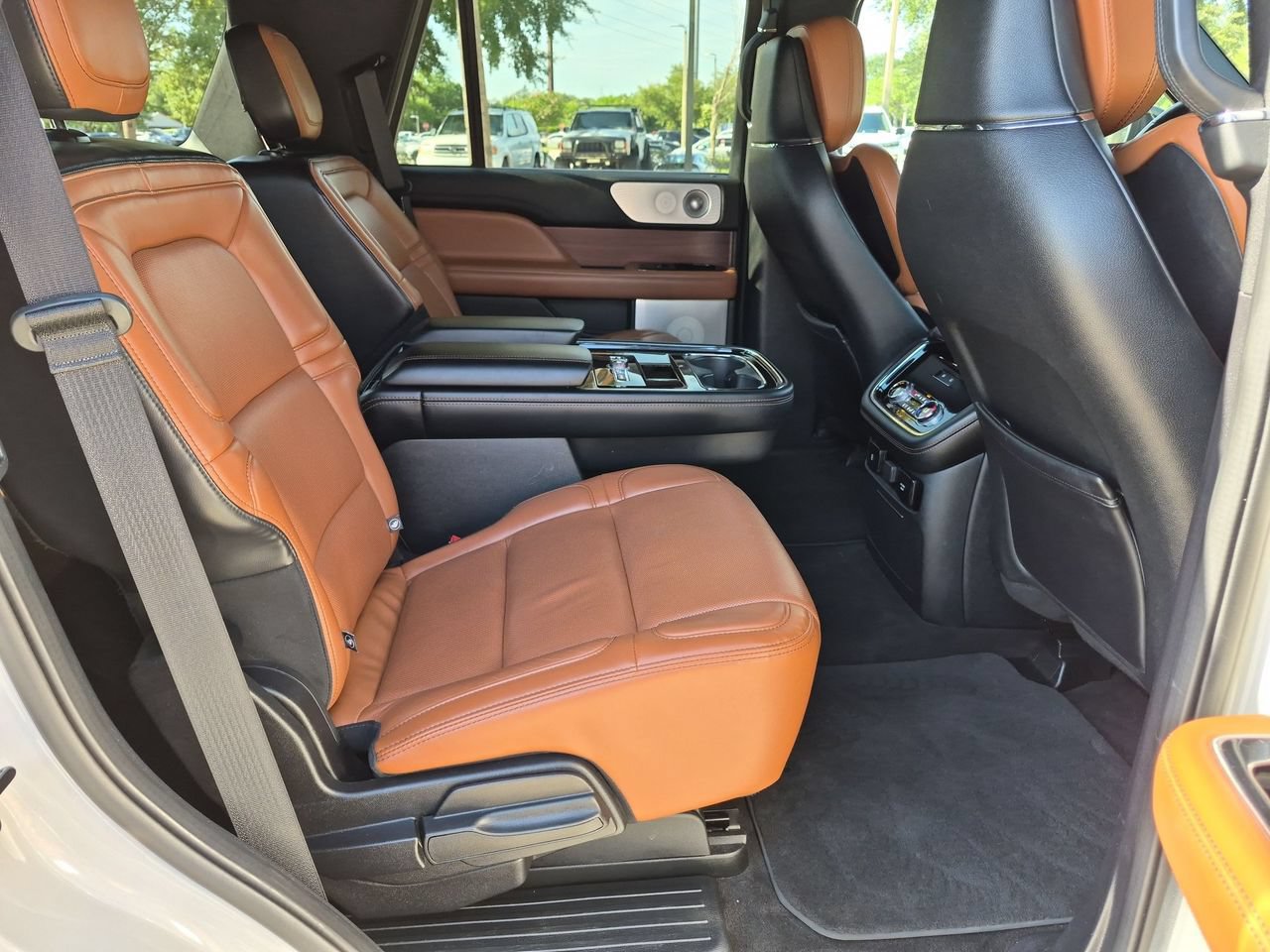 Used 2020 Lincoln Navigator Reserve w/ Luxury Package AWD/4WD image 22