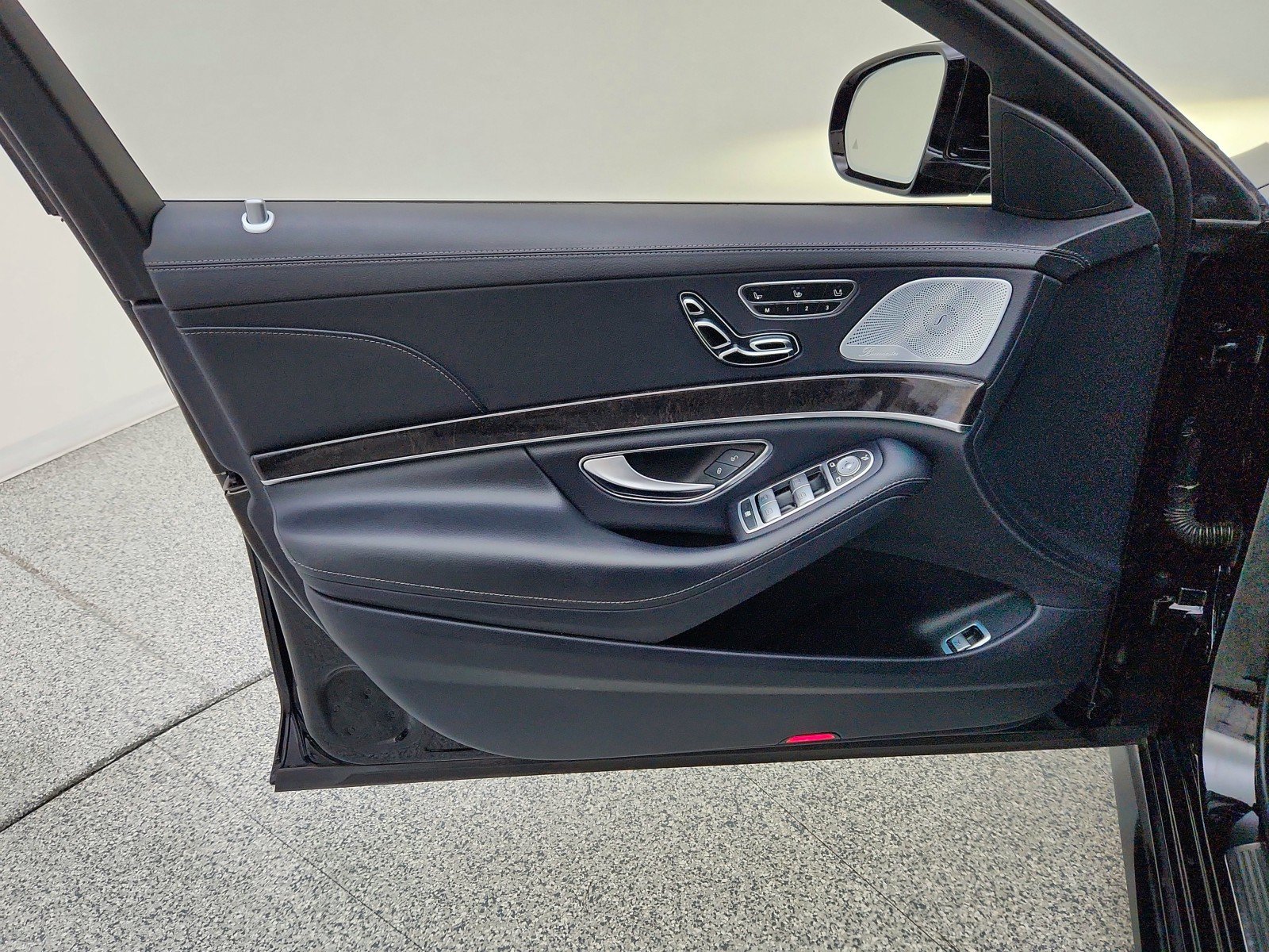 Used 2018 Mercedes-Benz S 450 Sedan image 27