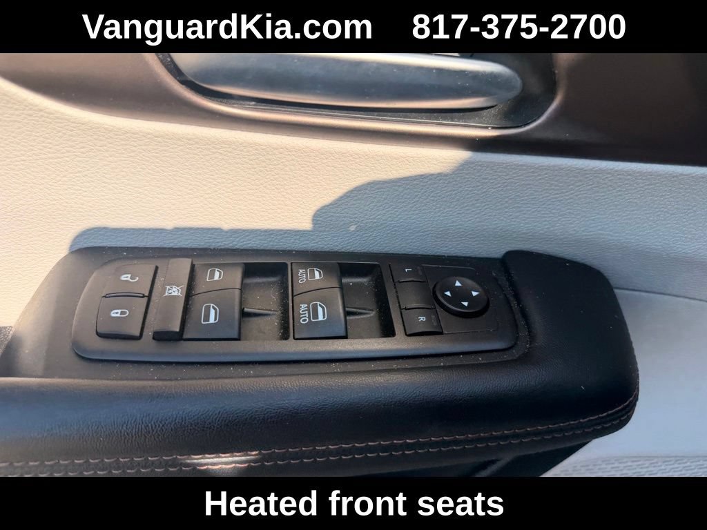 Used 2019 Chrysler Pacifica Touring-L FWD image 18
