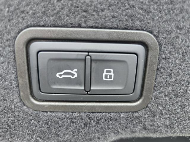 New 2025 Audi A8 L 3.0T image 15