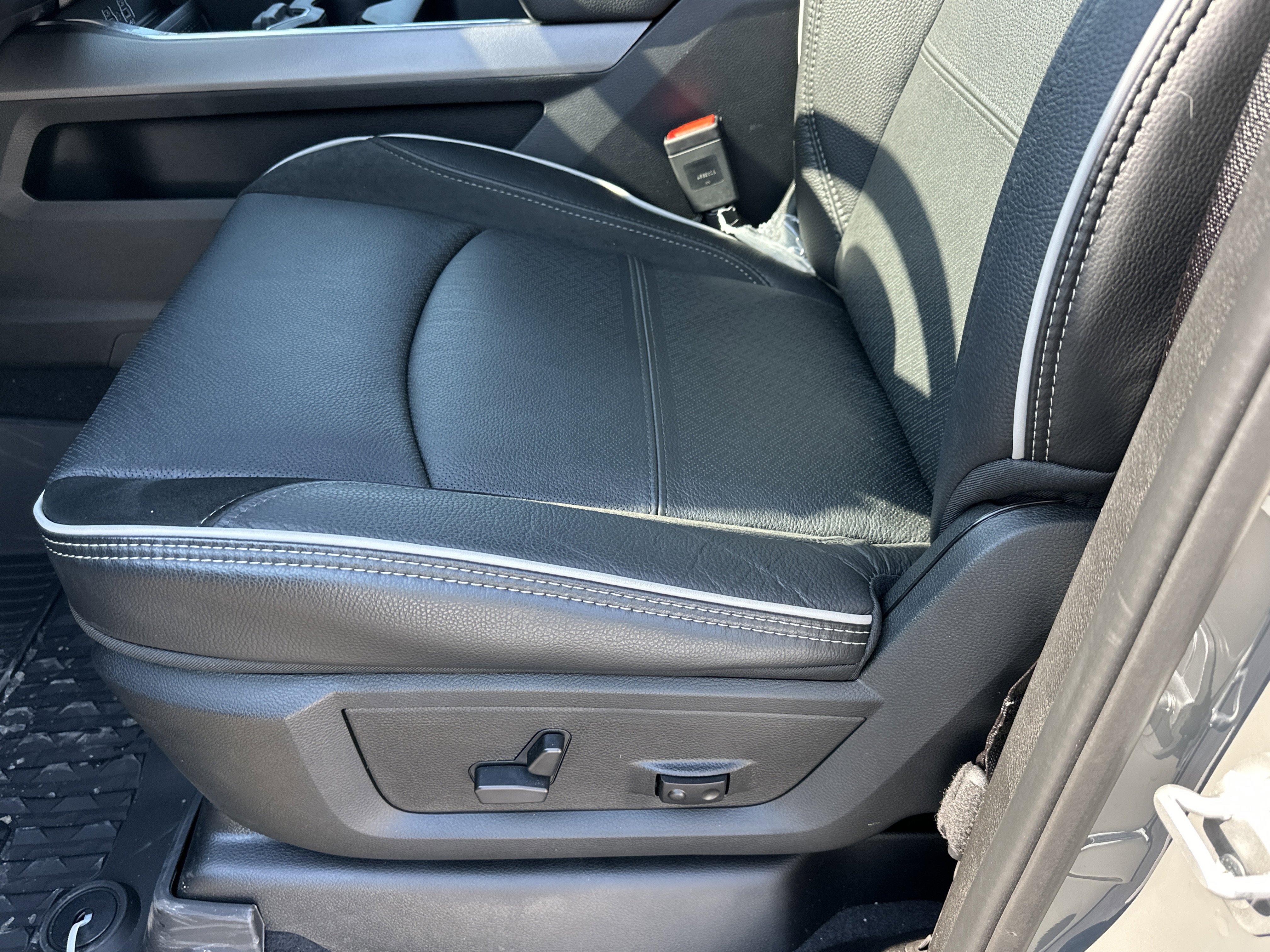 New 2026 RAM 2500 Laramie image 29