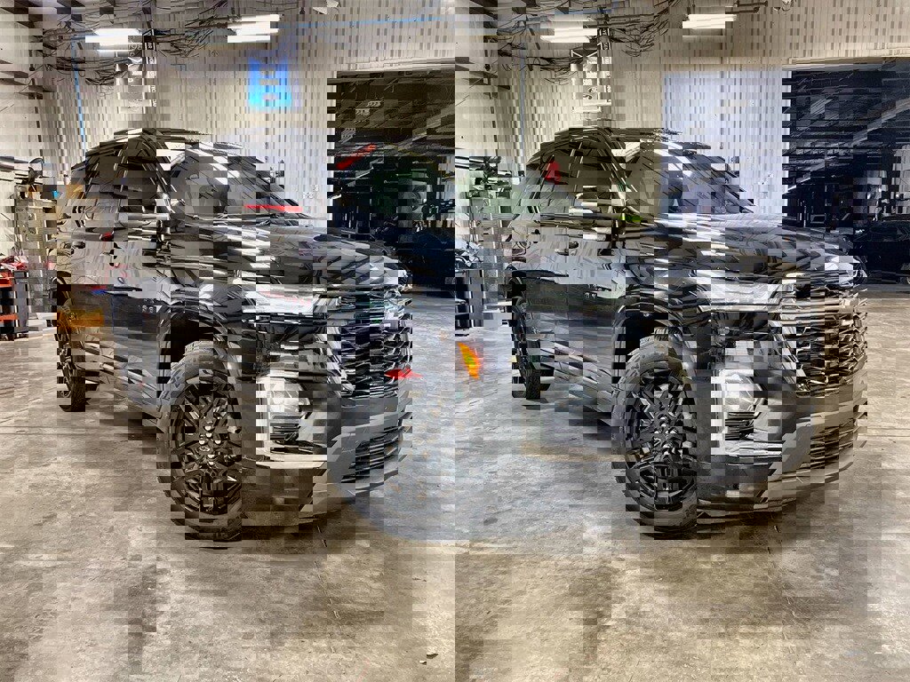 Used 2023 Chevrolet Traverse Premier w/ Redline Edition image 1