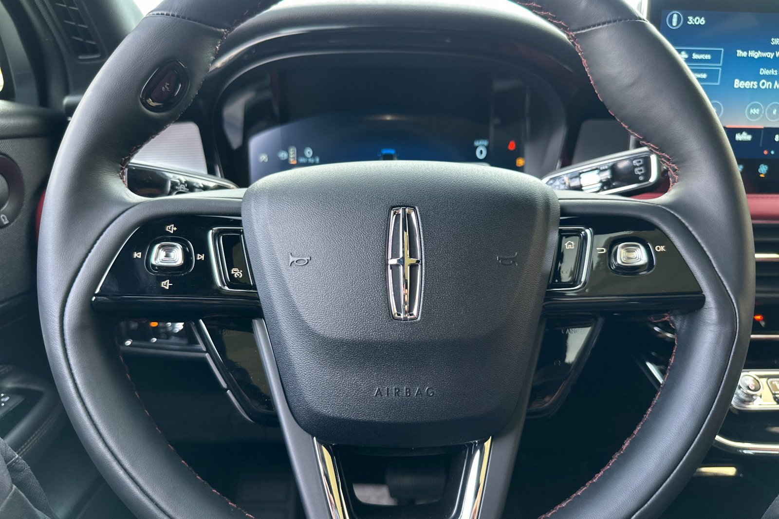 New 2025 Lincoln Corsair Reserve w/ Equipment Group 202A image 21