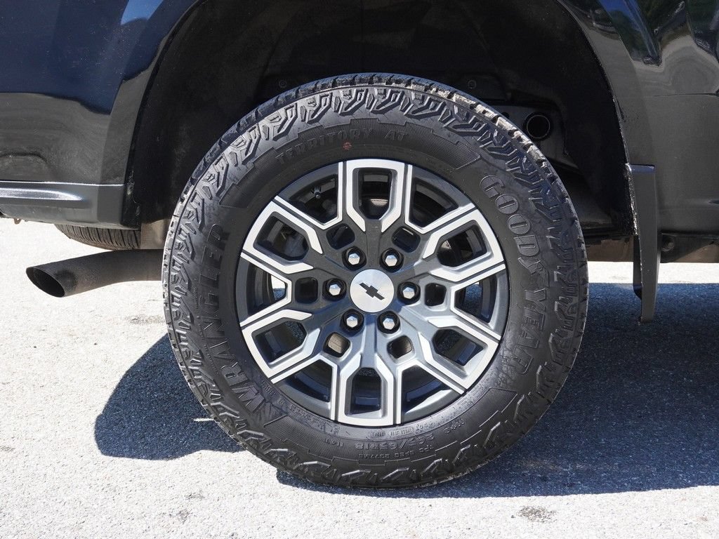 Used 2024 Chevrolet Colorado Z71 w/ Z71 Convenience Package 2 AWD/4WD image 24