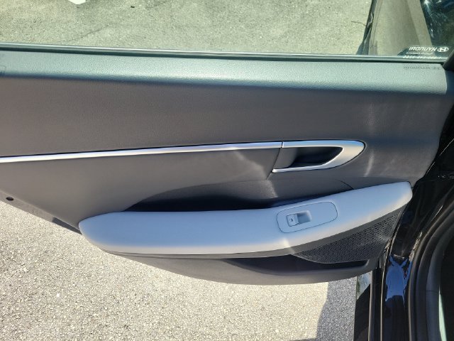 Used 2025 Hyundai Sonata SEL FWD image 9