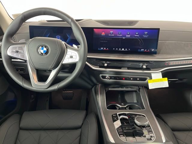 Used 2025 BMW X7 xDrive40i w/ Premium Package image 13