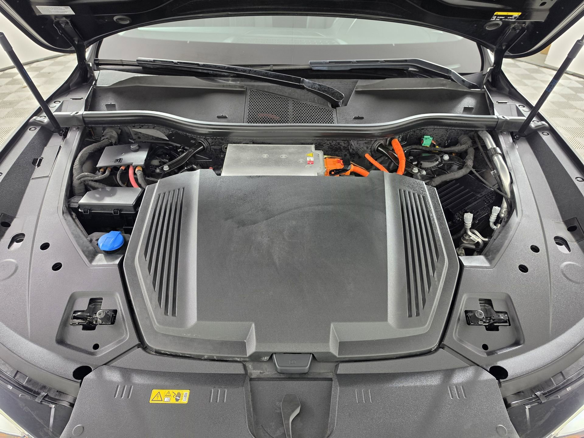 Used 2019 Audi e-tron Premium Plus w/ Cold Weather Package AWD/4WD image 54