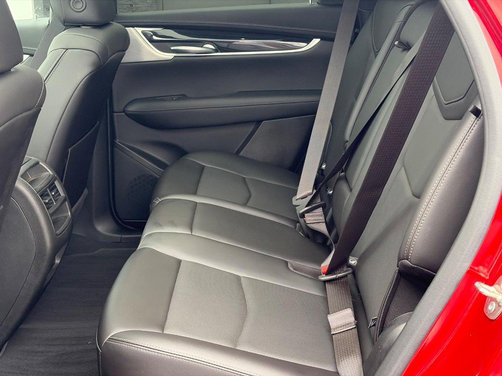 Used 2024 Cadillac XT5 Premium Luxury AWD/4WD image 7