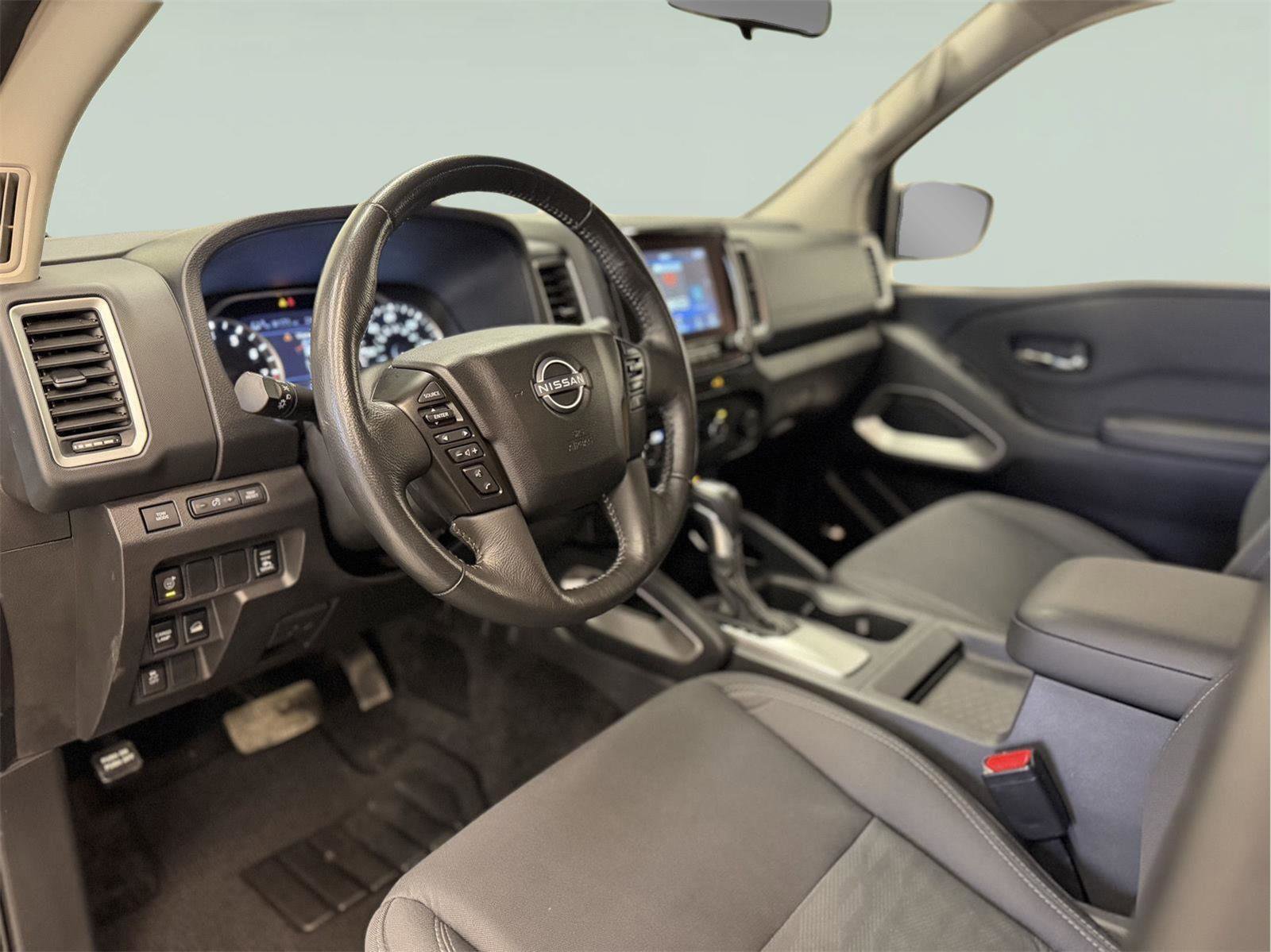 Used 2024 Nissan Frontier SV w/ SV Convenience Package image 21