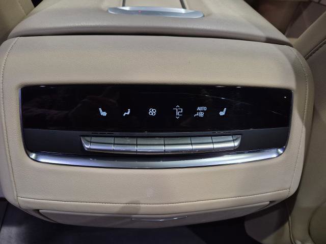 Used 2023 Cadillac Escalade Premium Luxury AWD/4WD image 17