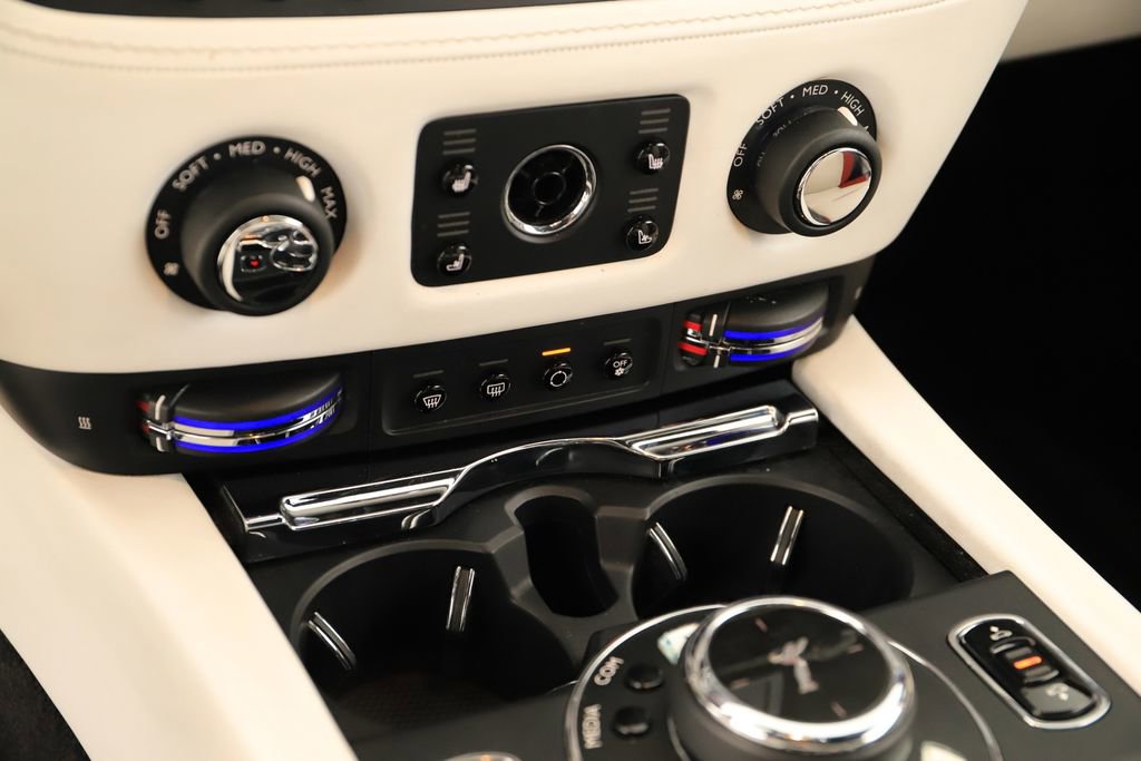 Used 2020 Rolls-Royce Wraith image 25
