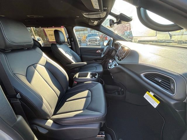 New 2026 Chrysler Pacifica Select image 7