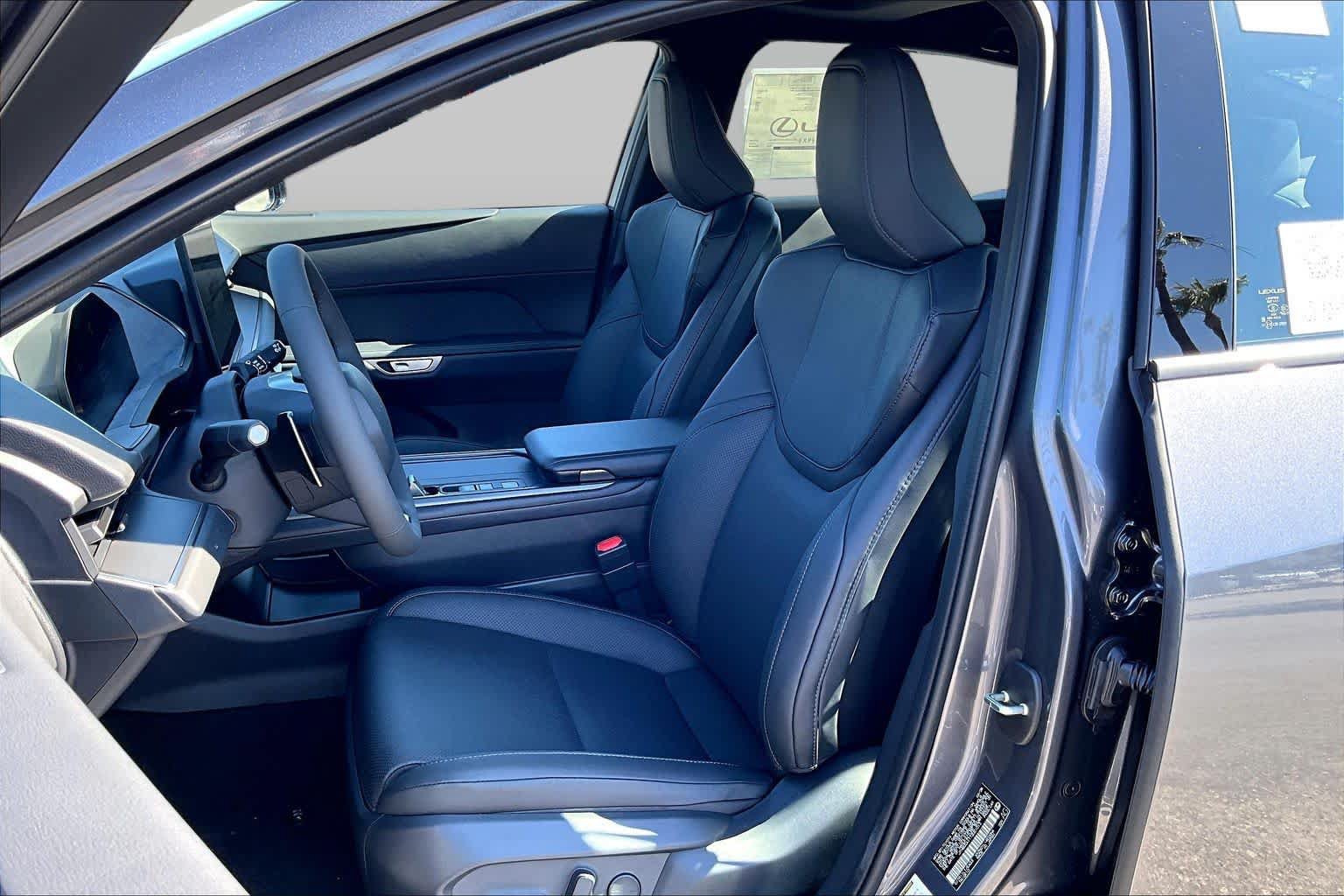 New 2026 Lexus ES 350e FWD image 18