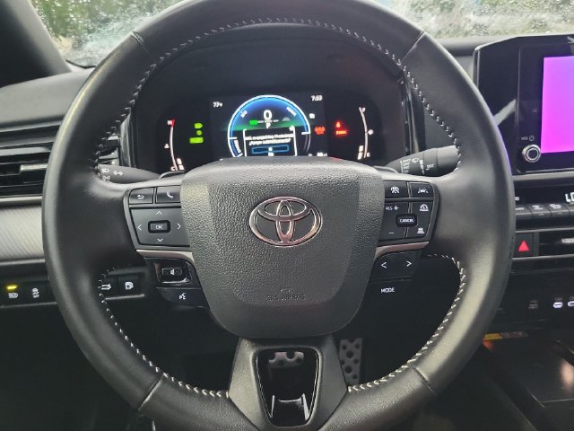 Used 2026 Toyota Camry SE FWD image 14