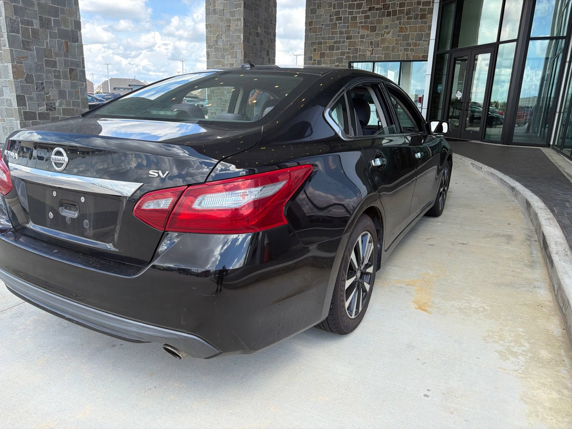 Used 2018 Nissan Altima 2.5 SV FWD image 3