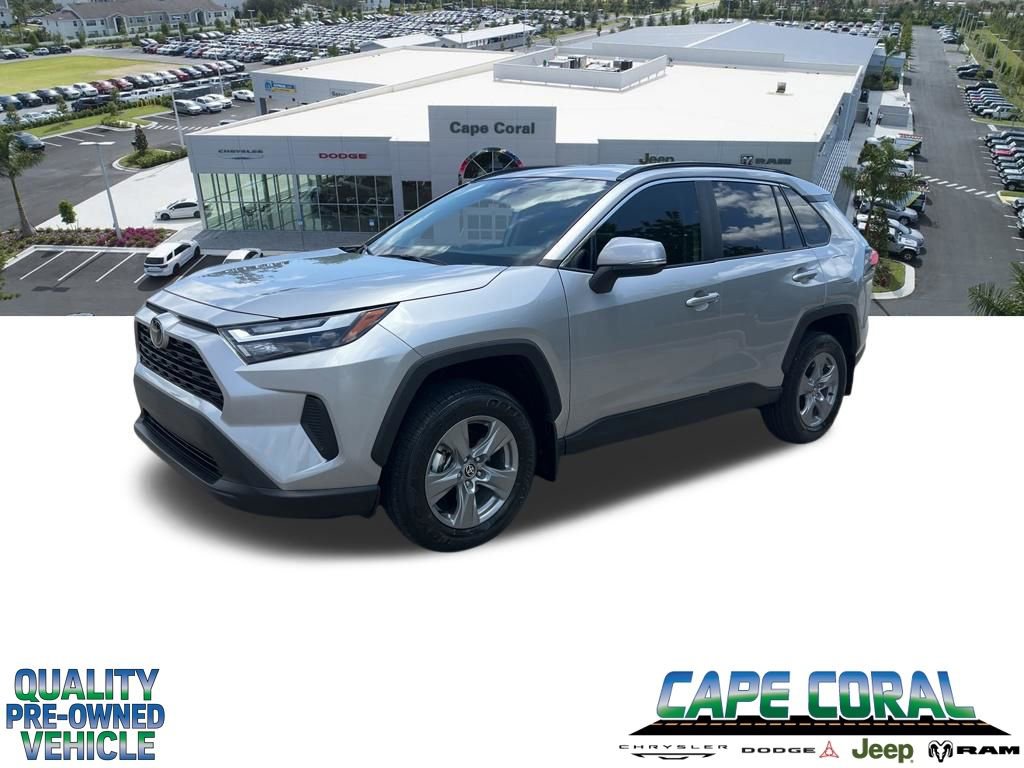 Used 2025 Toyota RAV4 XLE FWD image 1
