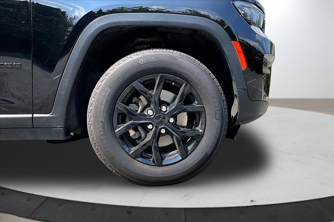 Certified 2024 Jeep Grand Cherokee Altitude AWD/4WD image 34