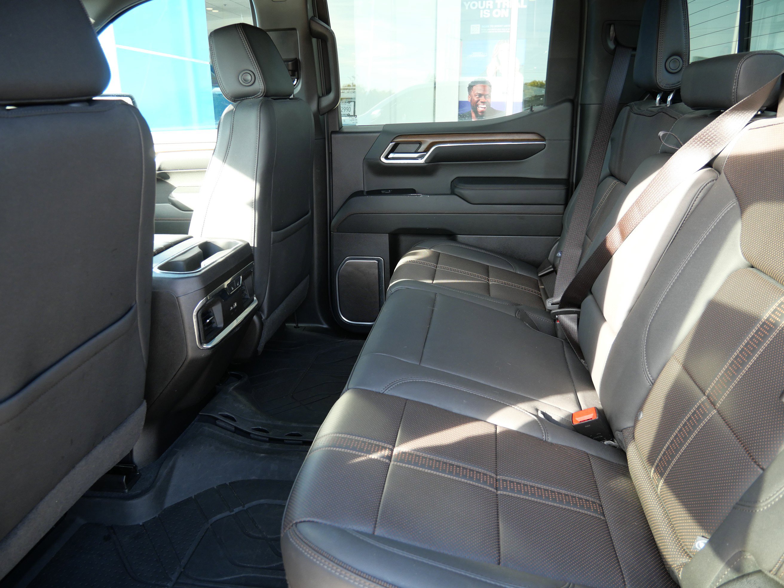 Used 2024 Chevrolet Silverado 1500 High Country w/ Technology Package image 9