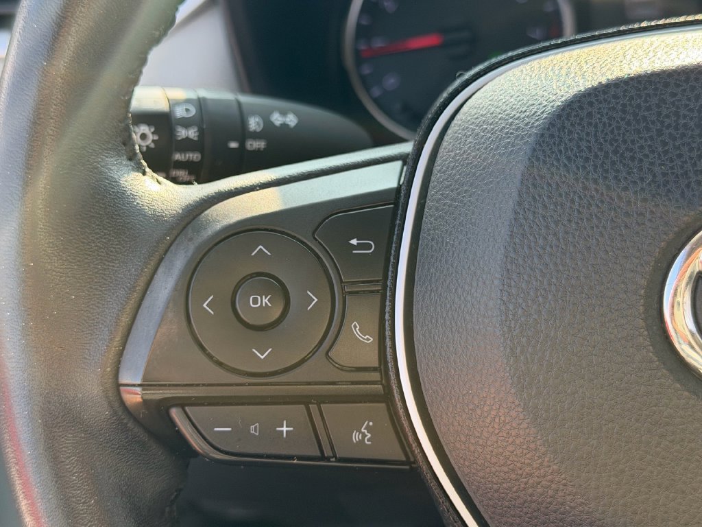 Used 2021 Toyota RAV4 XLE Premium FWD image 25