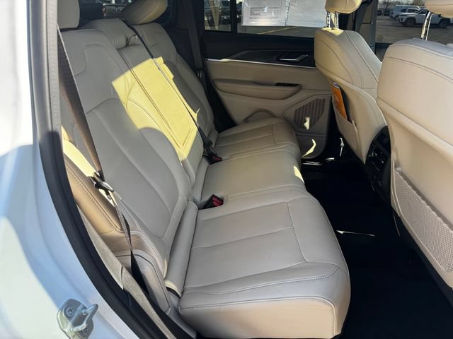 Certified 2024 Jeep Grand Cherokee Limited AWD/4WD image 16