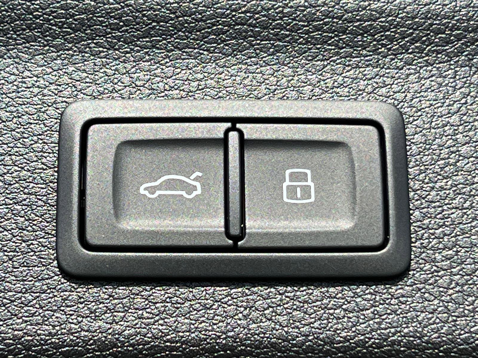 New 2025 Audi Q3 2.0T Premium image 13