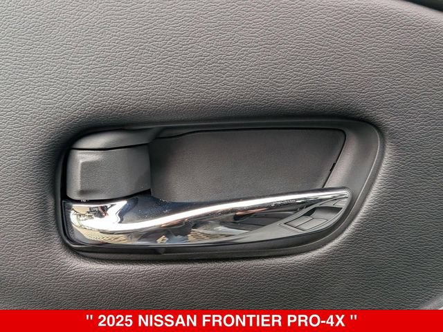 New 2025 Nissan Frontier PRO-4X w/ Pro Convenience Package AWD/4WD image 12