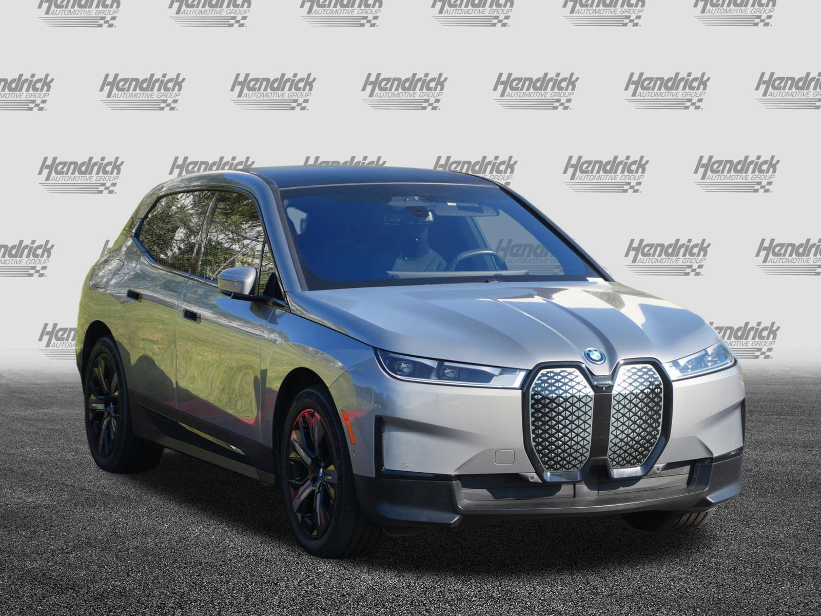 Certified 2024 BMW iX xDrive50 w/ Premium Package AWD/4WD image 2