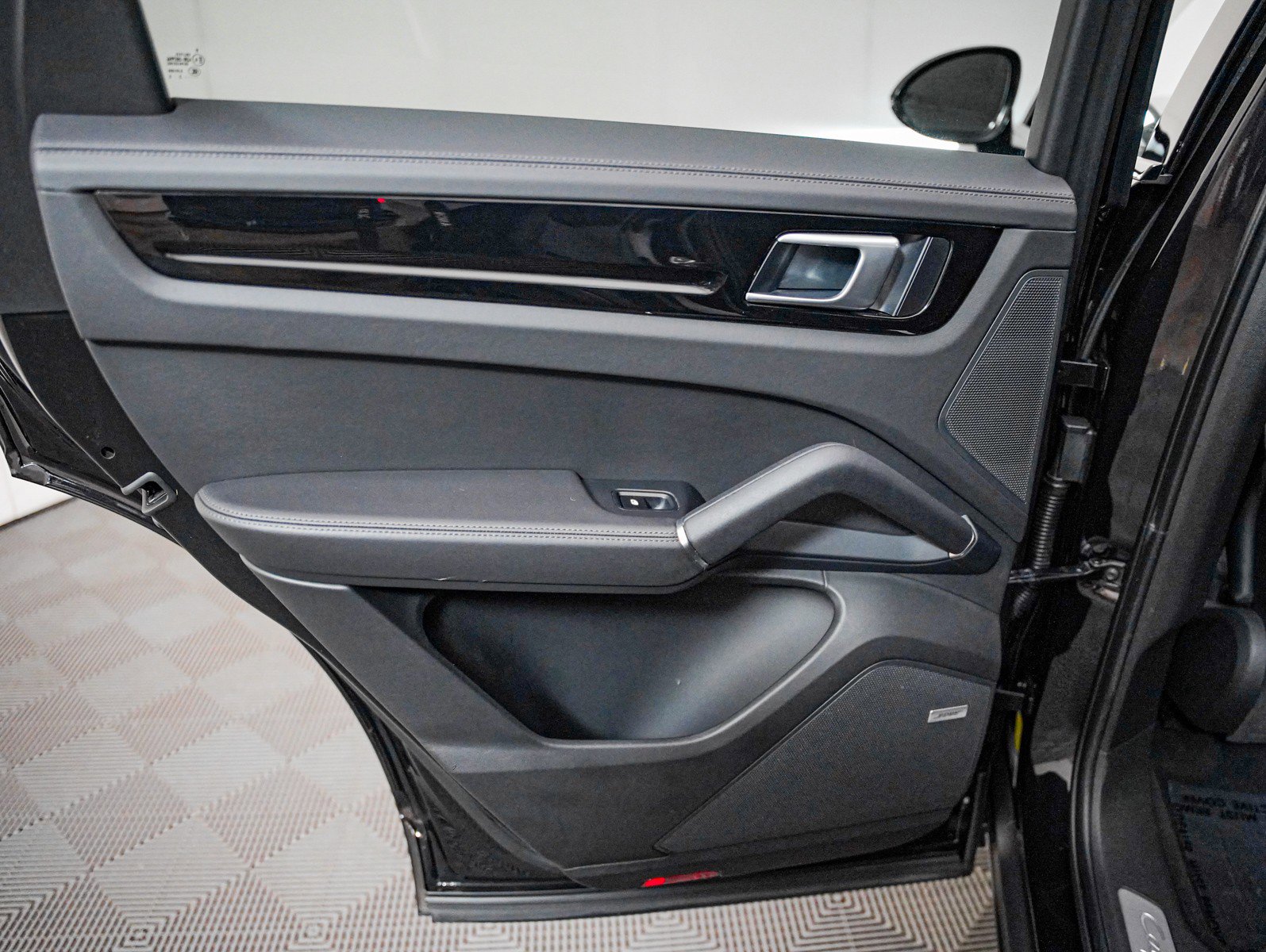 Certified 2022 Porsche Cayenne Coupe image 28