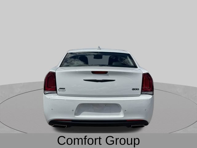 Certified 2021 Chrysler 300 Touring L AWD/4WD image 7