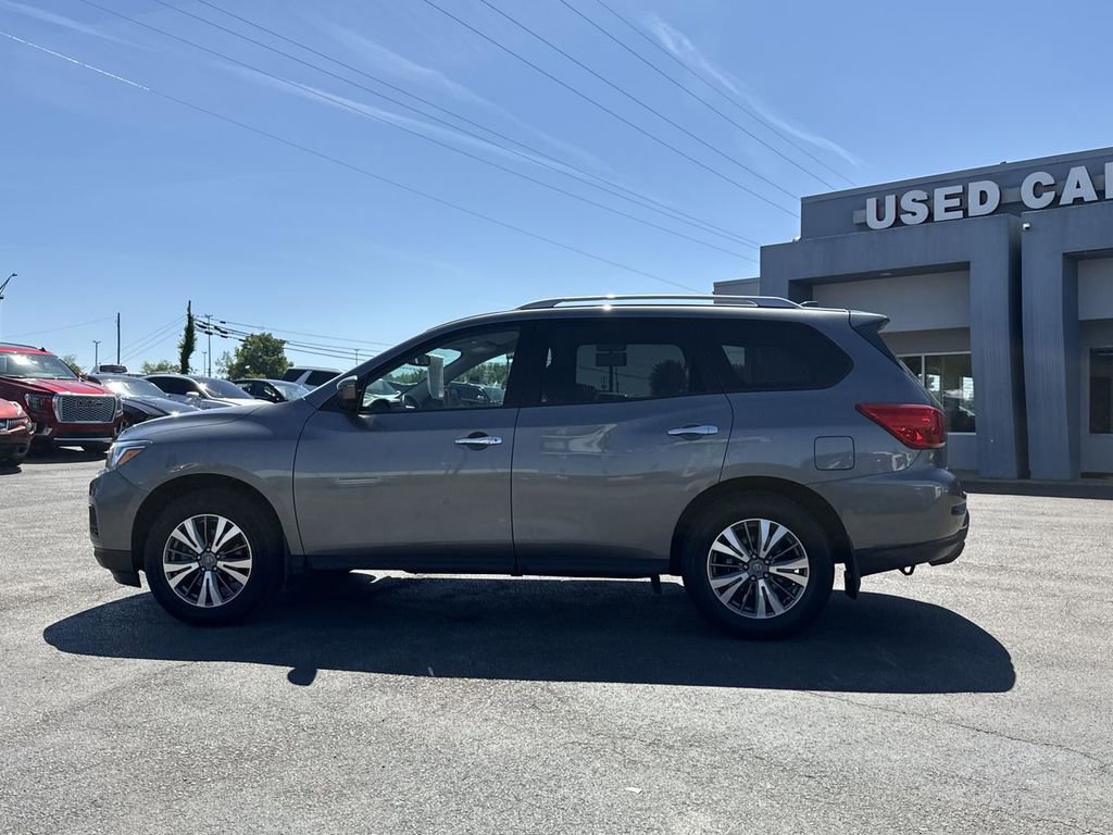 Used 2020 Nissan Pathfinder SV image 11
