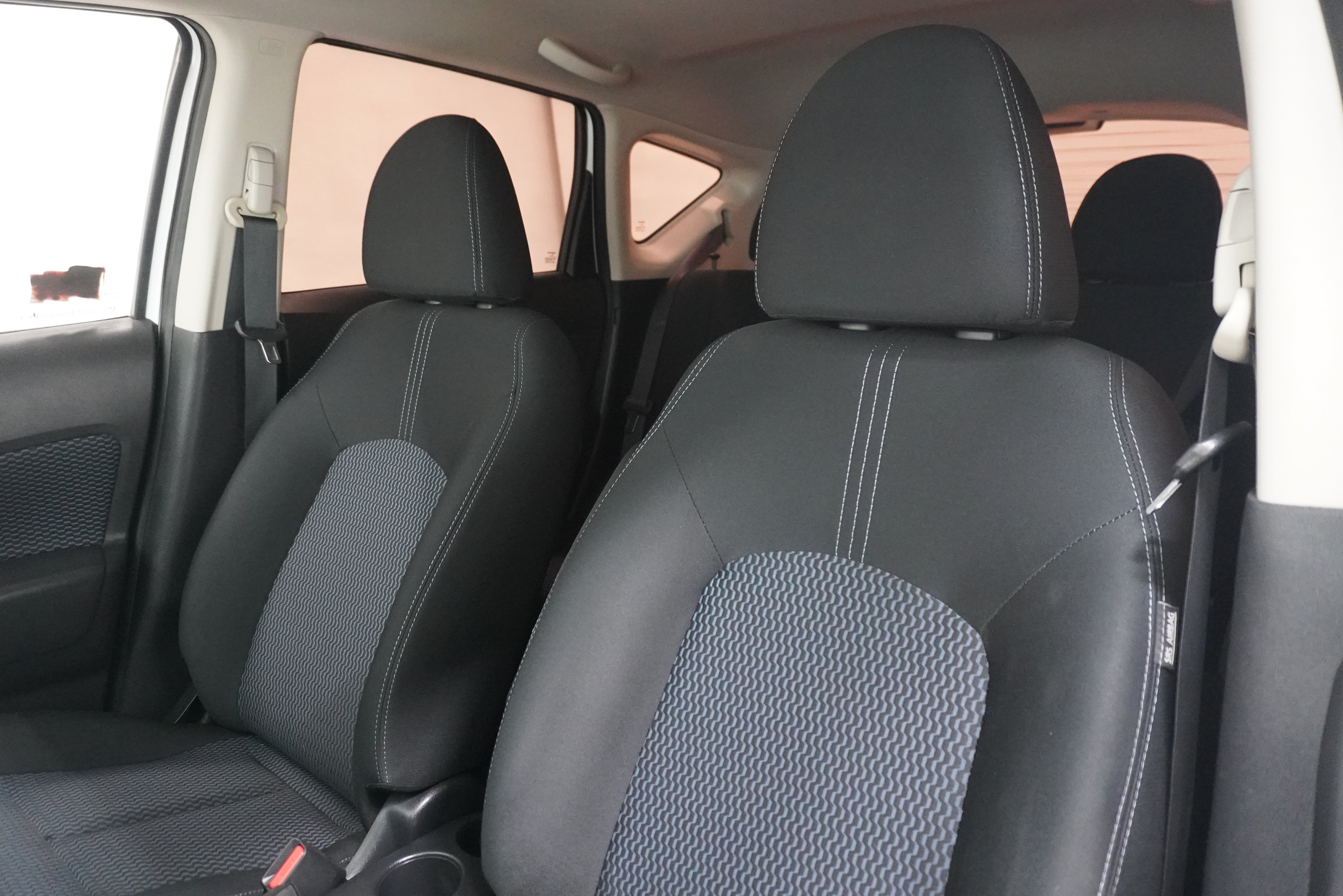 Used 2015 Nissan Versa Note SV FWD image 11