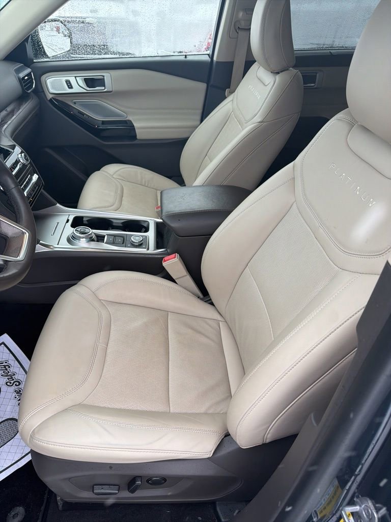 Used 2022 Ford Explorer Platinum w/ Equipment Group 601A image 12