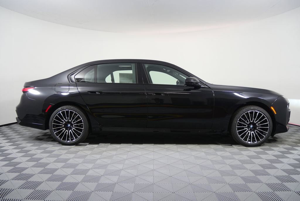 New 2026 BMW 760i xDrive w/ Executive Package image 2