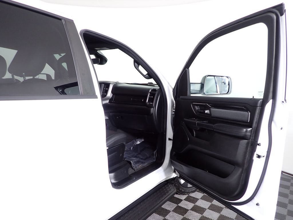 Used 2023 RAM 1500 Big Horn AWD/4WD image 33