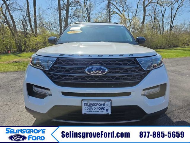 Certified 2022 Ford Explorer XLT w/ Equipment Group 202A image 2