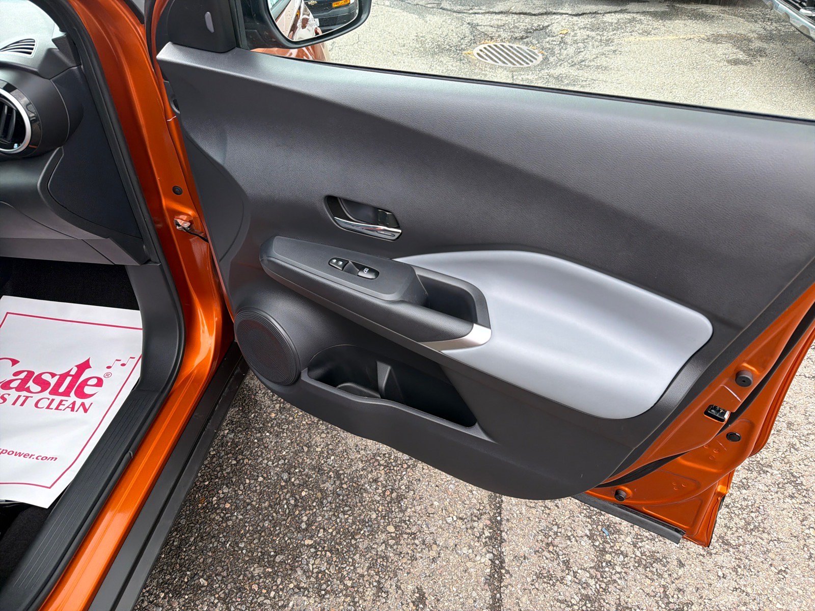 Used 2024 Nissan Kicks SR w/ SR Premium Package FWD image 19